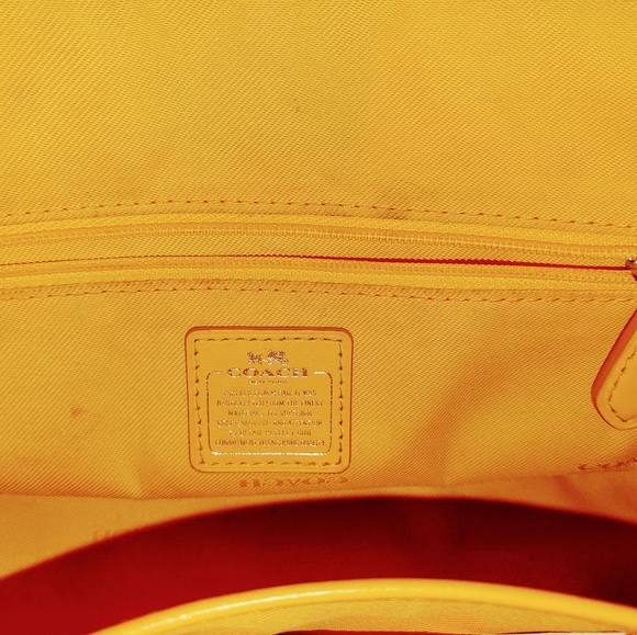 COACH Handbag Lemon Color 🍋 Love it 🍋 - Picture 7 of 10